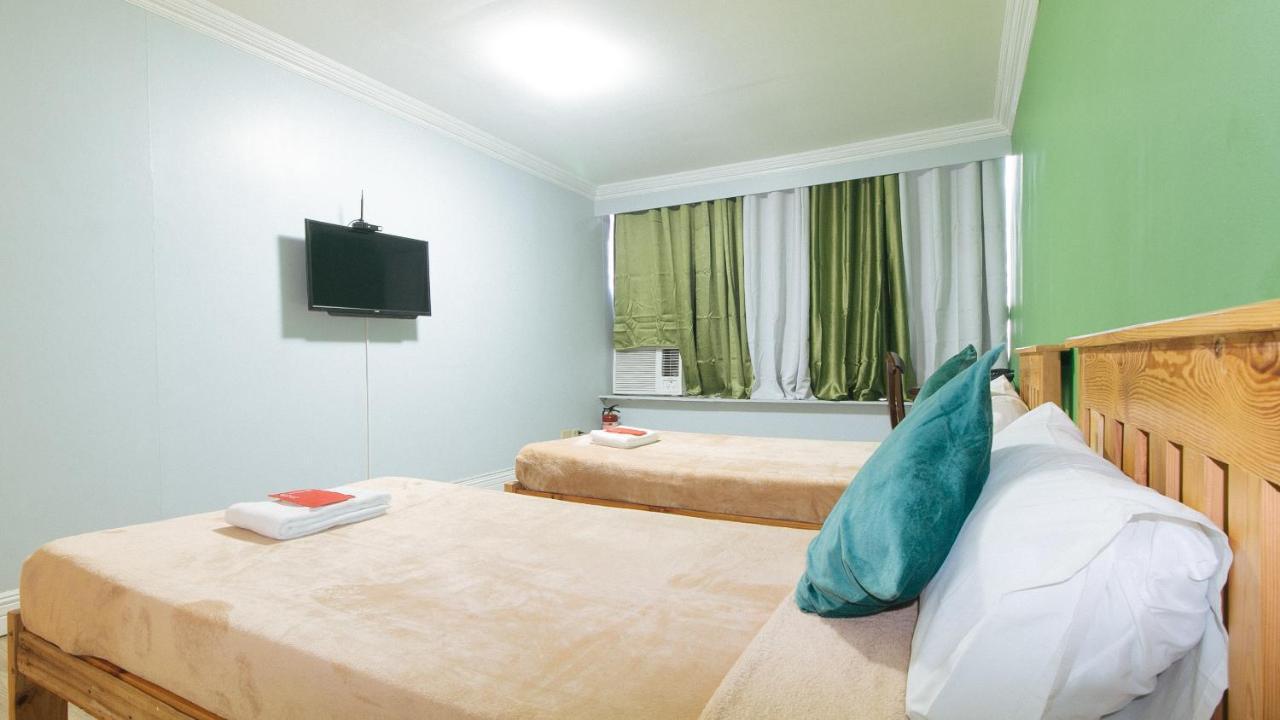 Reddoorz @ Manila Airport Hotel Paranaque City Exteriör bild